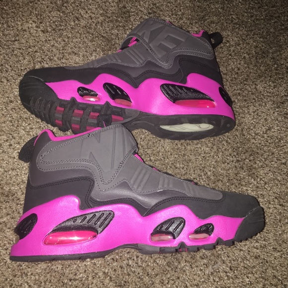 Nike Air Griffeys Size 6.5Y (Boys) - Picture 3 of 4